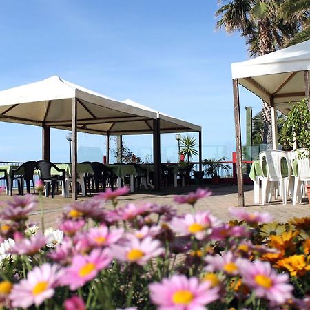Albergo Ristorante Lucciola Santo Stefano al Mare Eksteriør billede