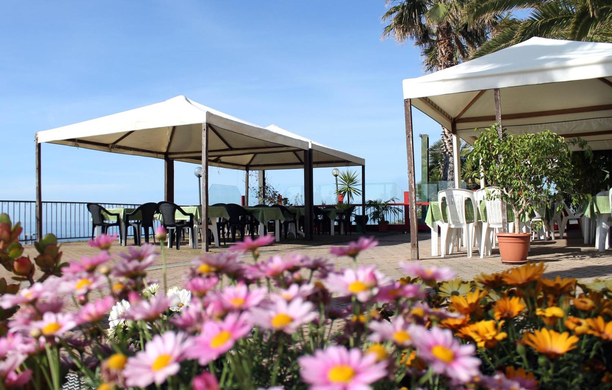 Albergo Ristorante Lucciola Santo Stefano al Mare Eksteriør billede