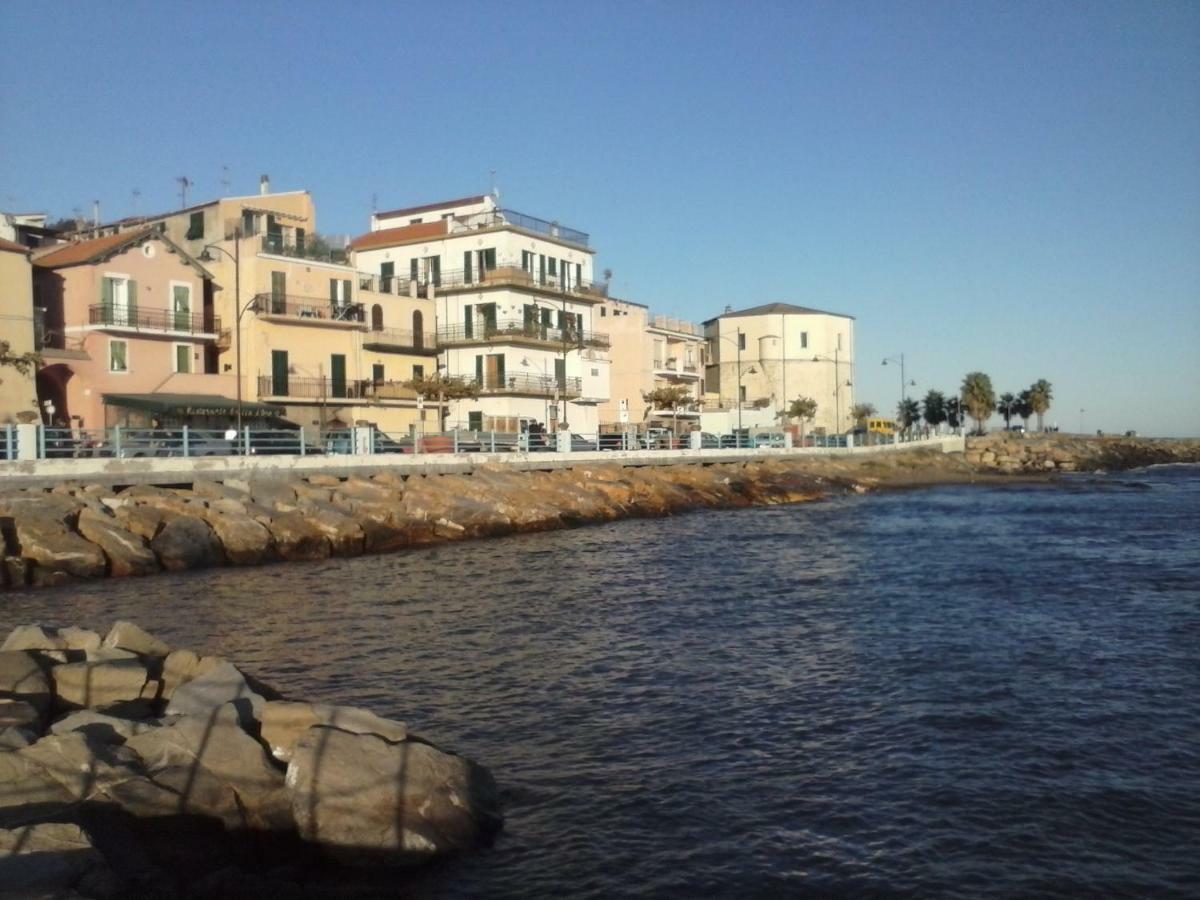Albergo Ristorante Lucciola Santo Stefano al Mare Eksteriør billede